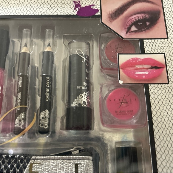 Alluring Beauty Makeup Bundle Set Comes With Bag Eyeshadows Polish Lip Color NIB - Picture 5 of 10